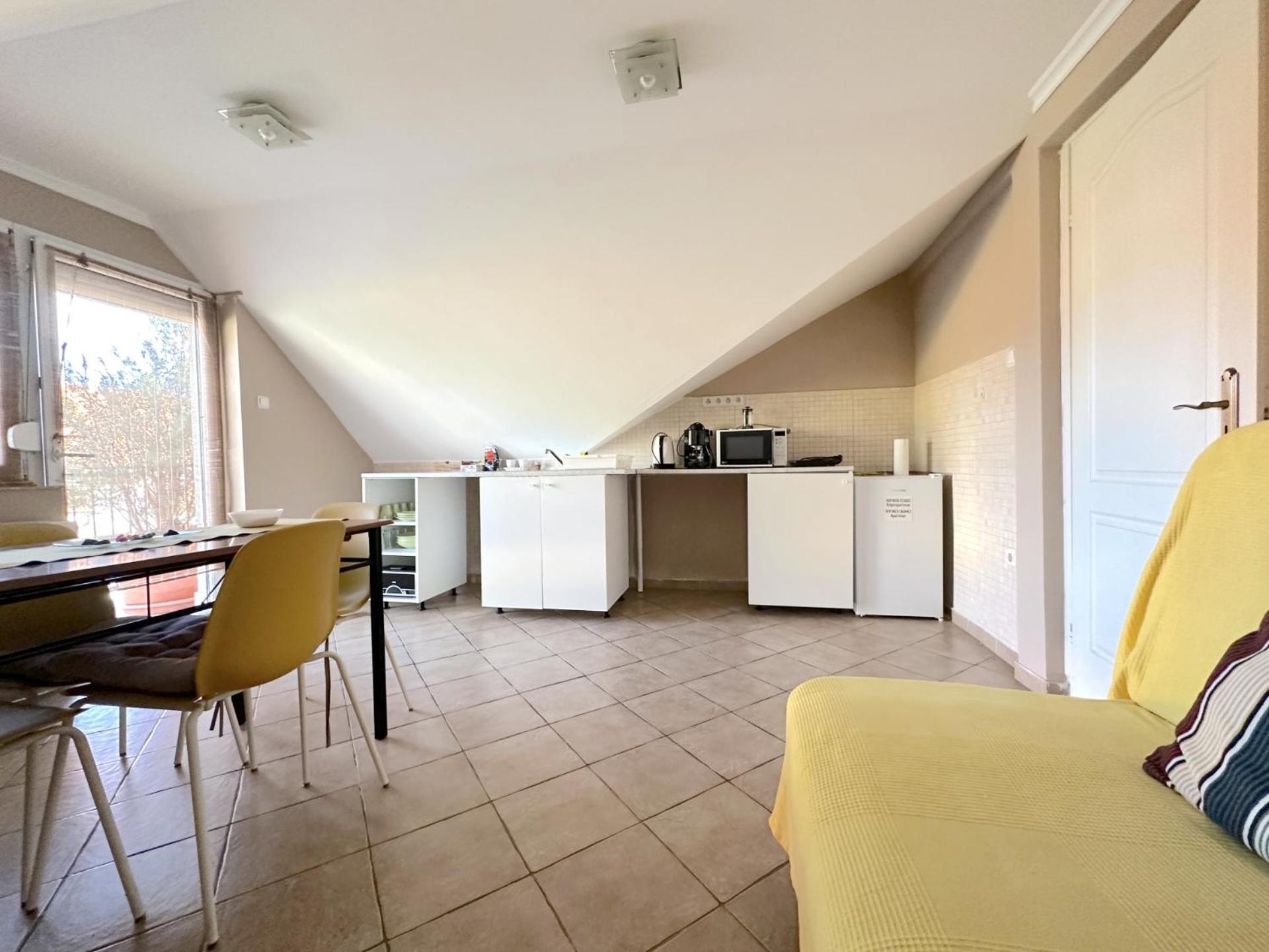 Rozse Apartman-Tetoter Apartamento Budaörs Exterior foto