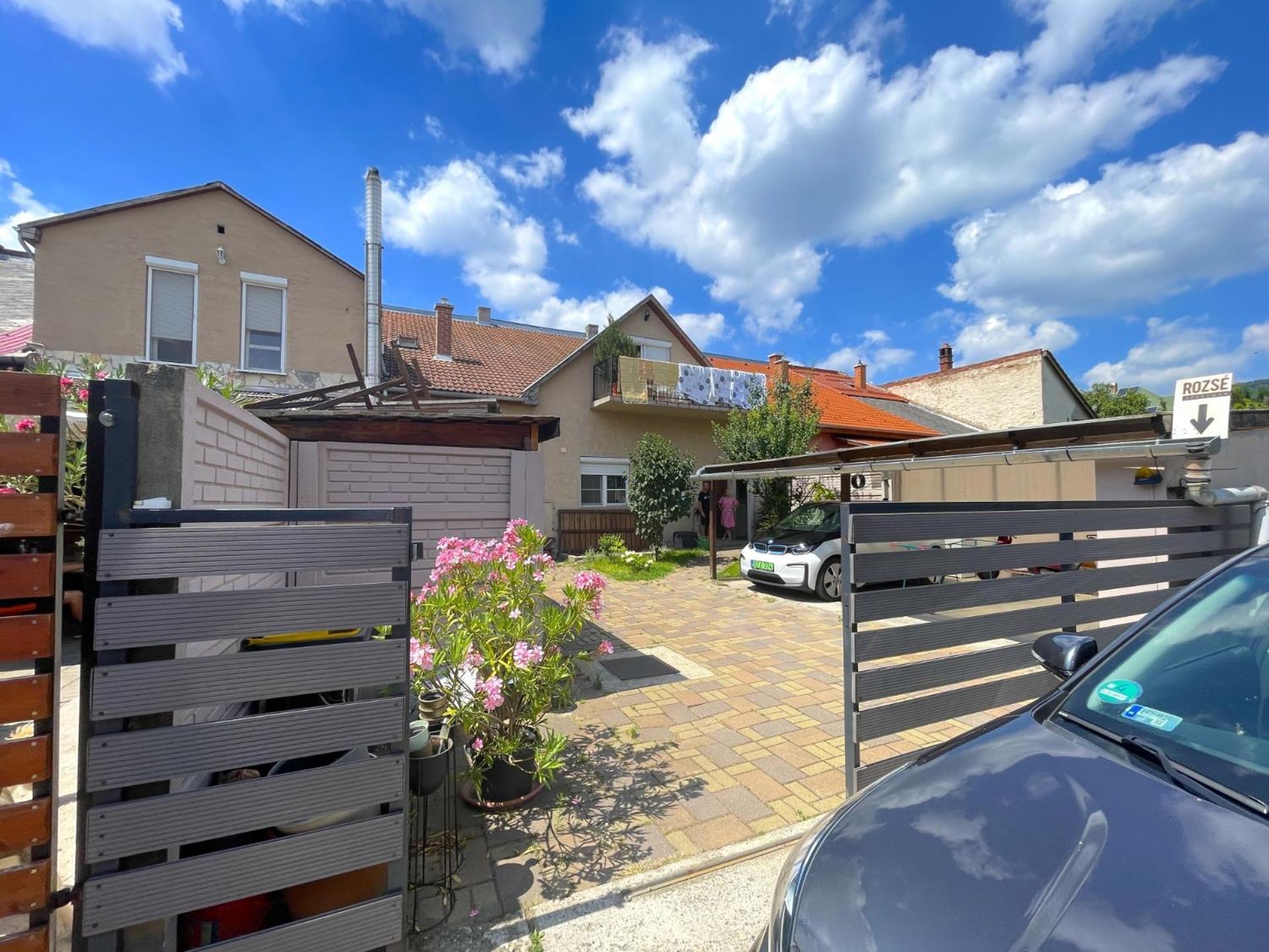 Rozse Apartman-Tetoter Apartamento Budaörs Exterior foto
